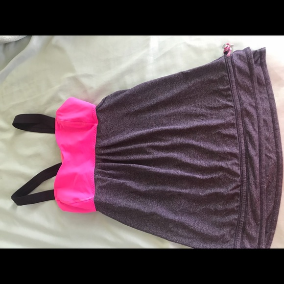 Lululemon Back on Track sports bra size 4 - Picture 2 of 6